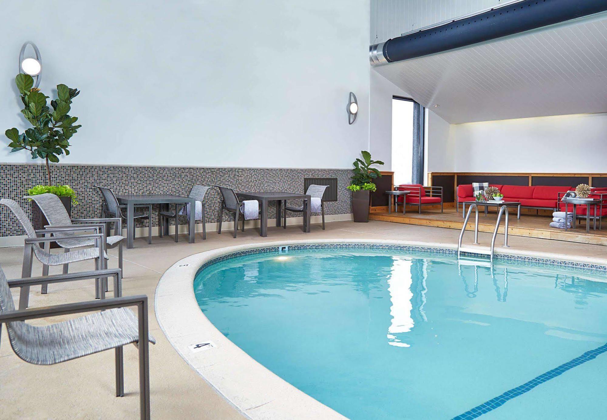 Renaissance St. Louis Airport Hotel Berkeley Buitenkant foto